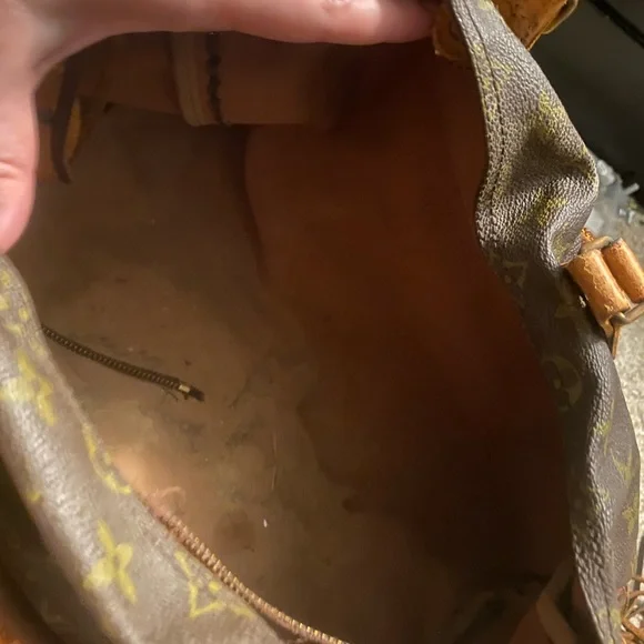 Authentic revamped Louis Vuitton - Picture 5 of 6